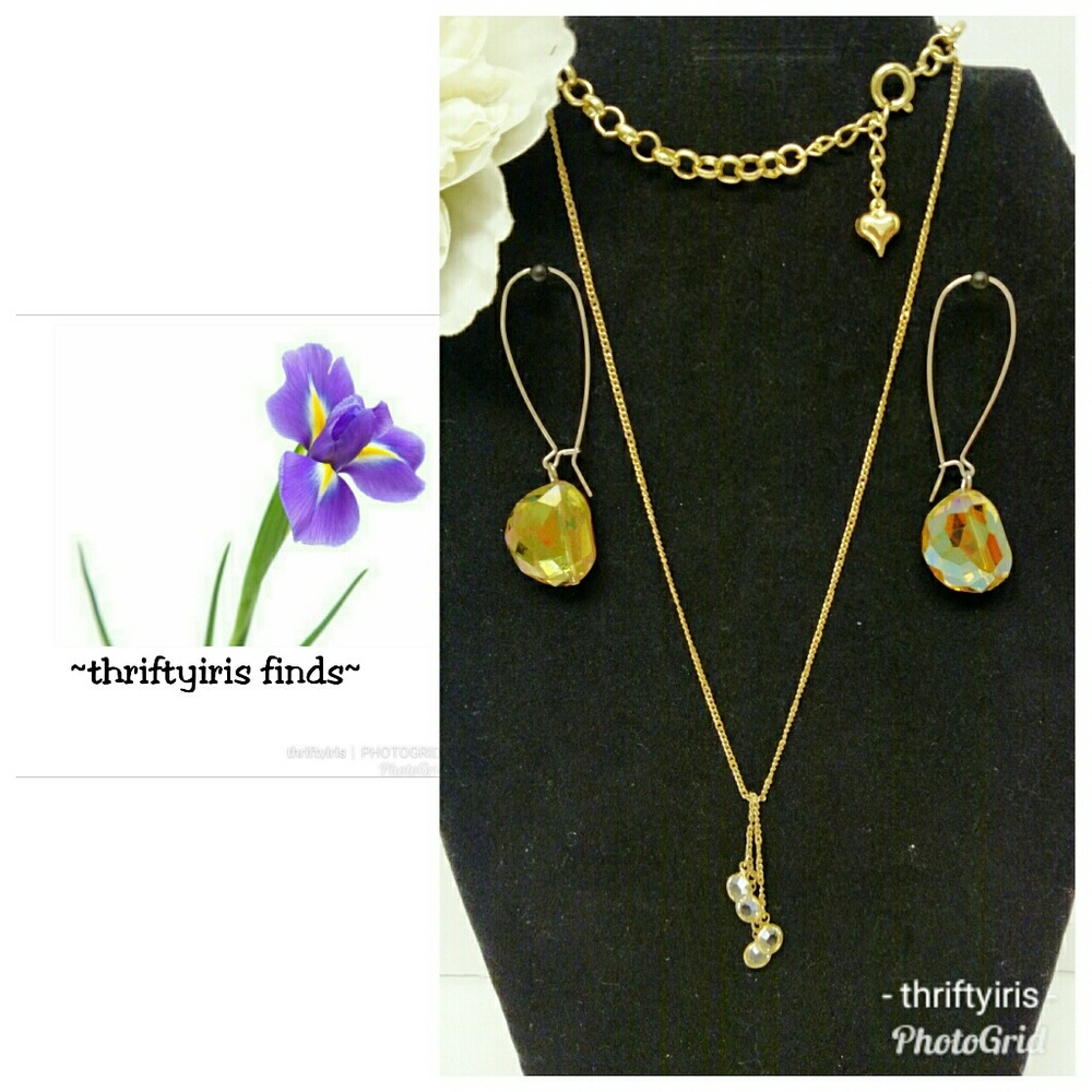 Avon Gold Tone Necklace With Earrings & Bracelet